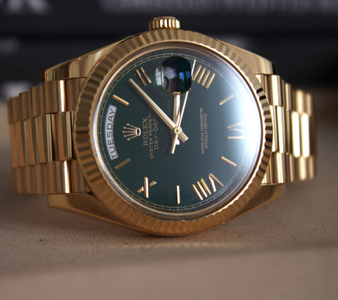 Where Elegance meets exquisite craftsmanship. Discover a world of timeless beauty and sophistication as you explore our curated collection of stunning custom jewellery.