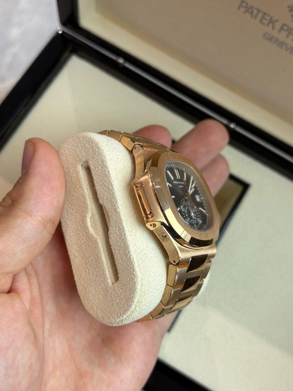 Patek Philippe Nautilus Flyback Chronograph 5980/1R-001 – 18K Rose Gold – Black Gradient Dial – 40.5mm