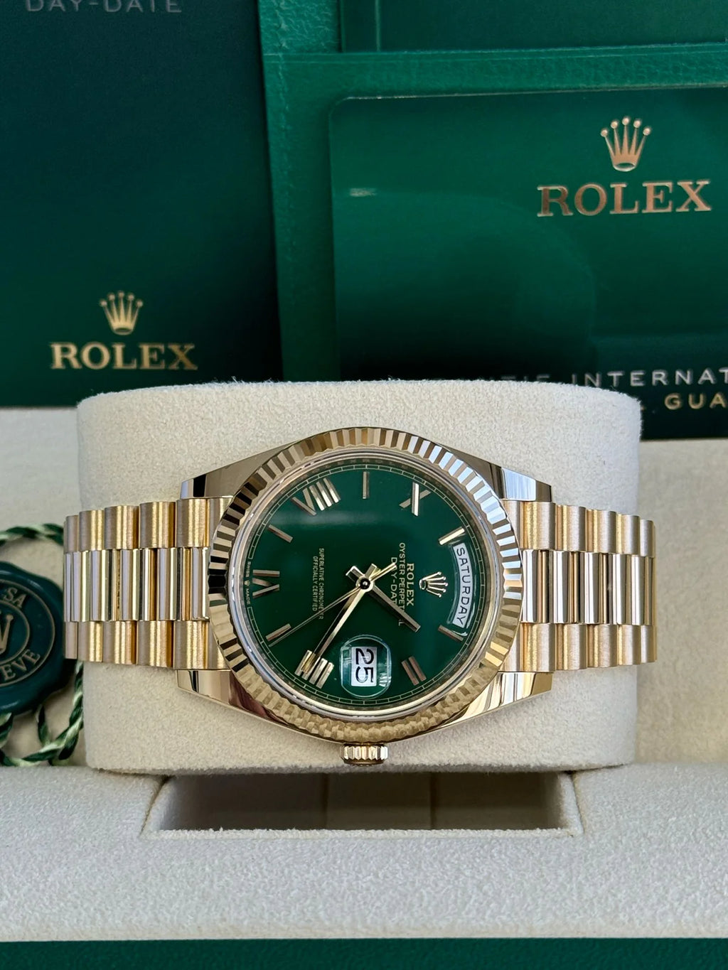 2026 Rolex Day-Date 40 228238 “Money Green” – 18K Yellow Gold – Full Set