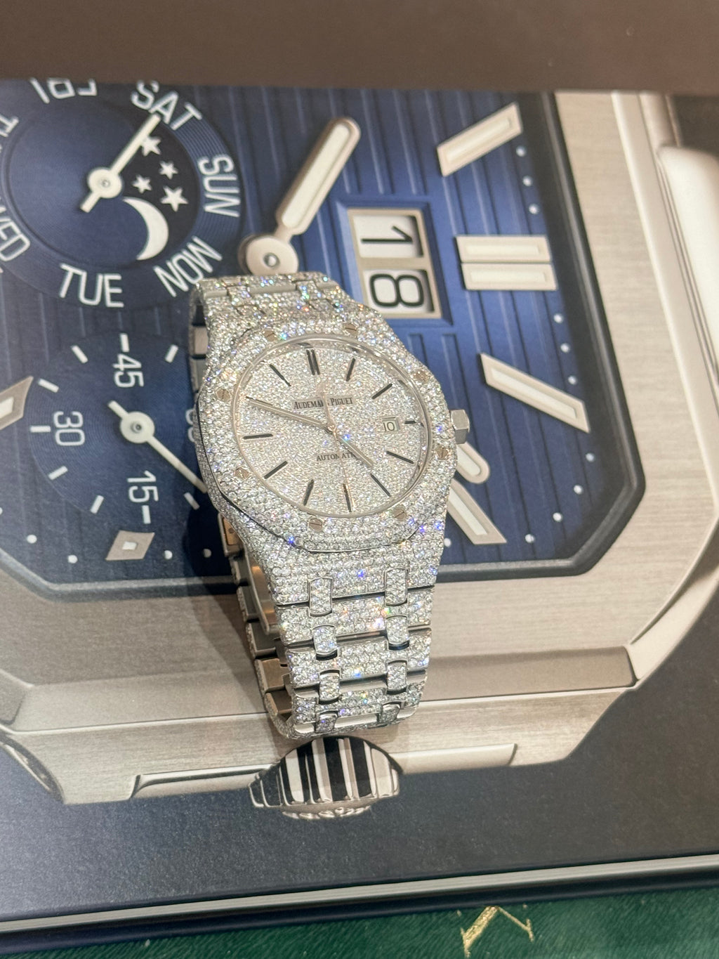 2015 Audemars Piguet Royal Oak 15400ST – 30+ct Full Diamond Custom – 41mm
