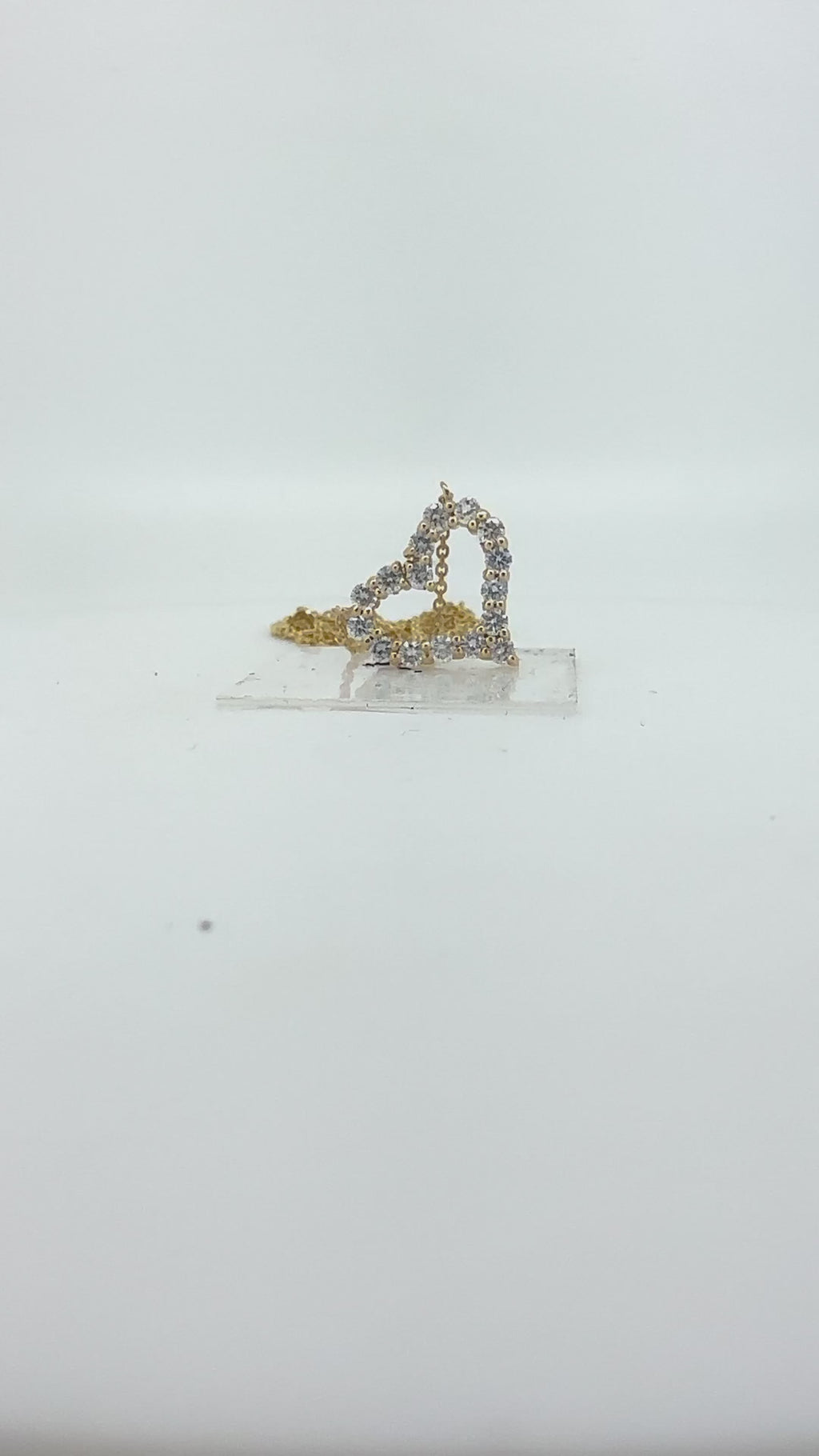 18KT Yellow Gold Heart Pendant With VS1 Natural Diamonds